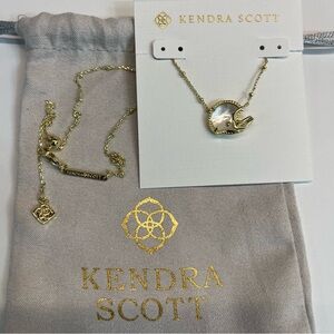 🏈Kendra Scott Football Helmet Gold Pendant Necklace Ivory Mother-of-Pearl New ✨